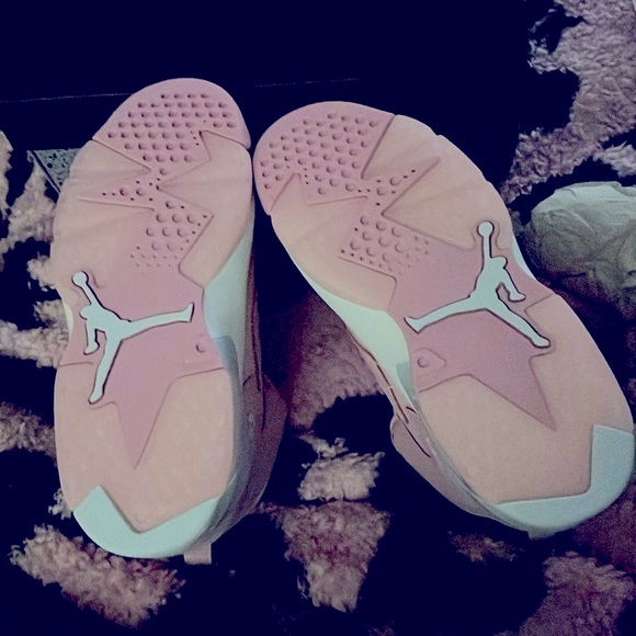 🎀 Jordan MVP 🎀 - - need this GONE‼️ - Picture 4 of 6